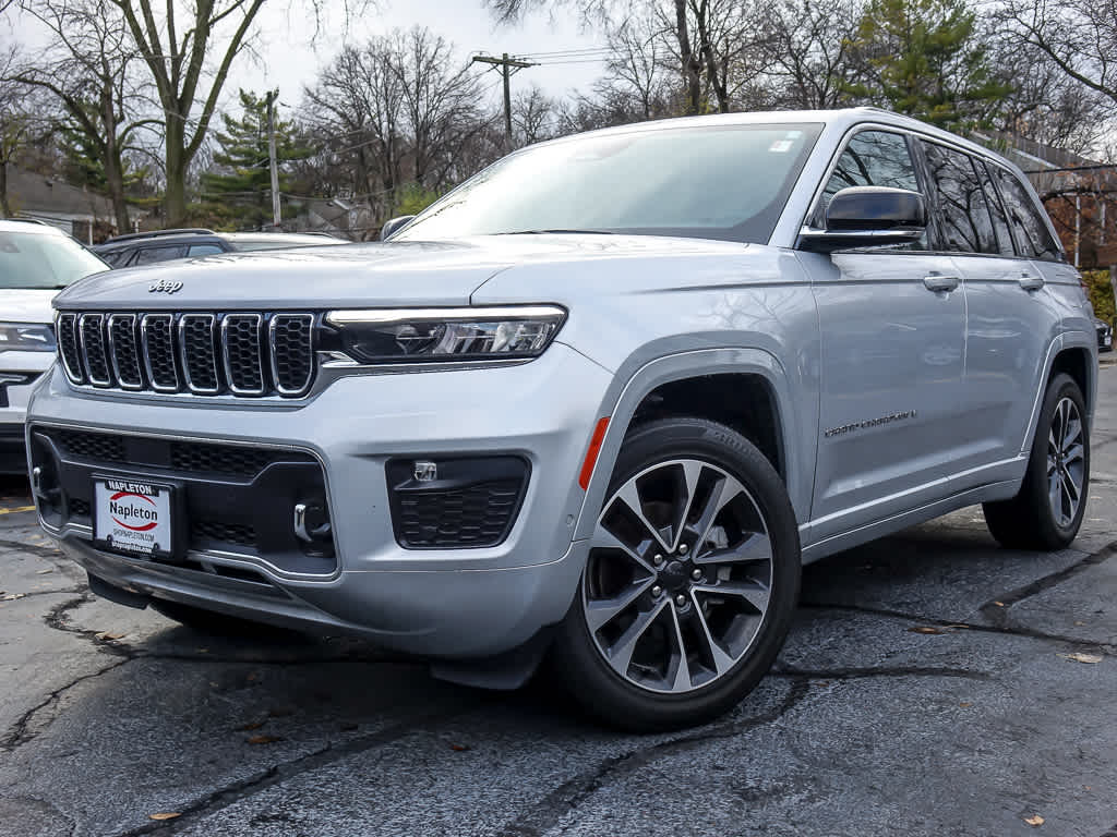 2022 Jeep Grand Cherokee Overland's photo