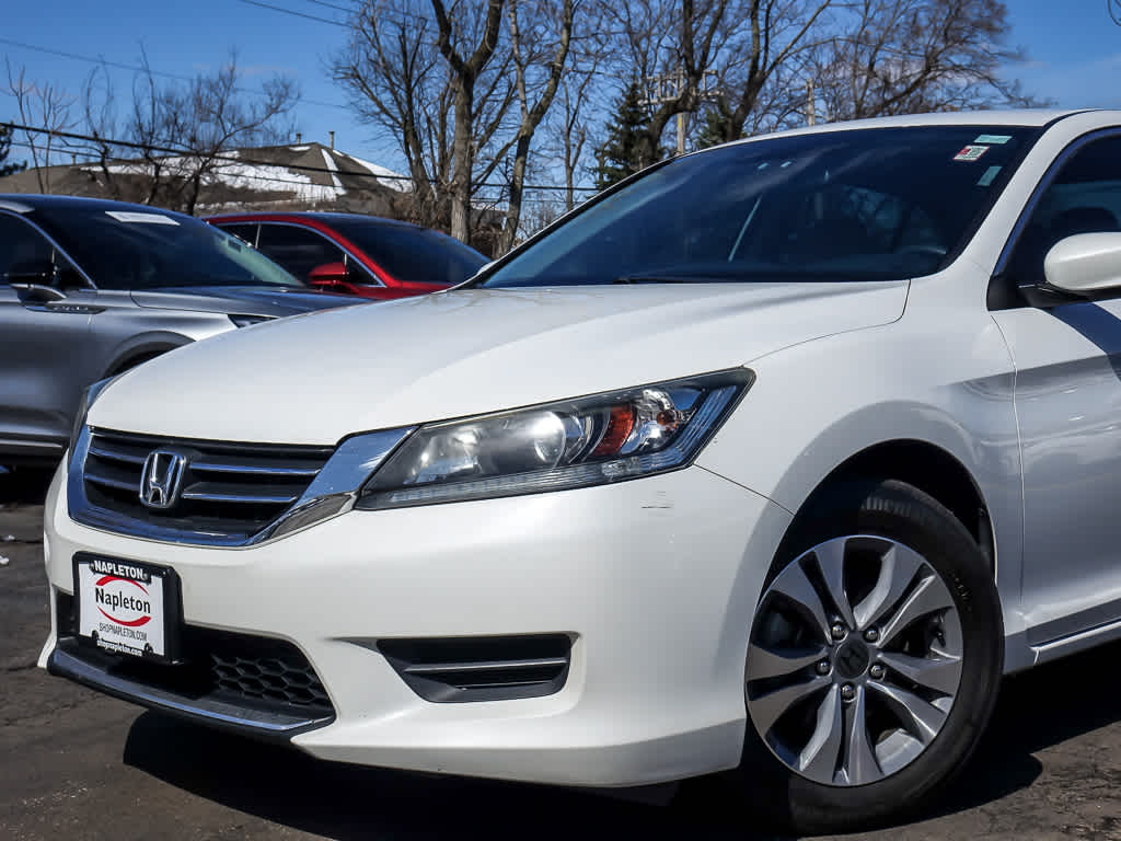 Used 2013 Honda Accord LX with VIN 1HGCR2F39DA254646 for sale in Glenview, IL