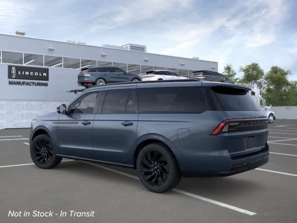 New 2026 Lincoln Navigator L Reserve 4x4