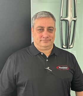 Staff member Mike Wilson from ID_d9a074fd2bd6