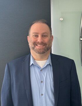 Staff member Ira Schreiber from ID_d9a074fd2bd6