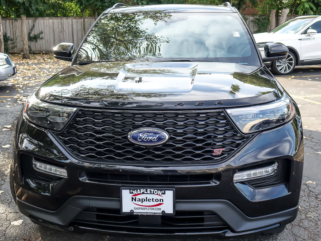 2022 Ford Explorer ST photo 2