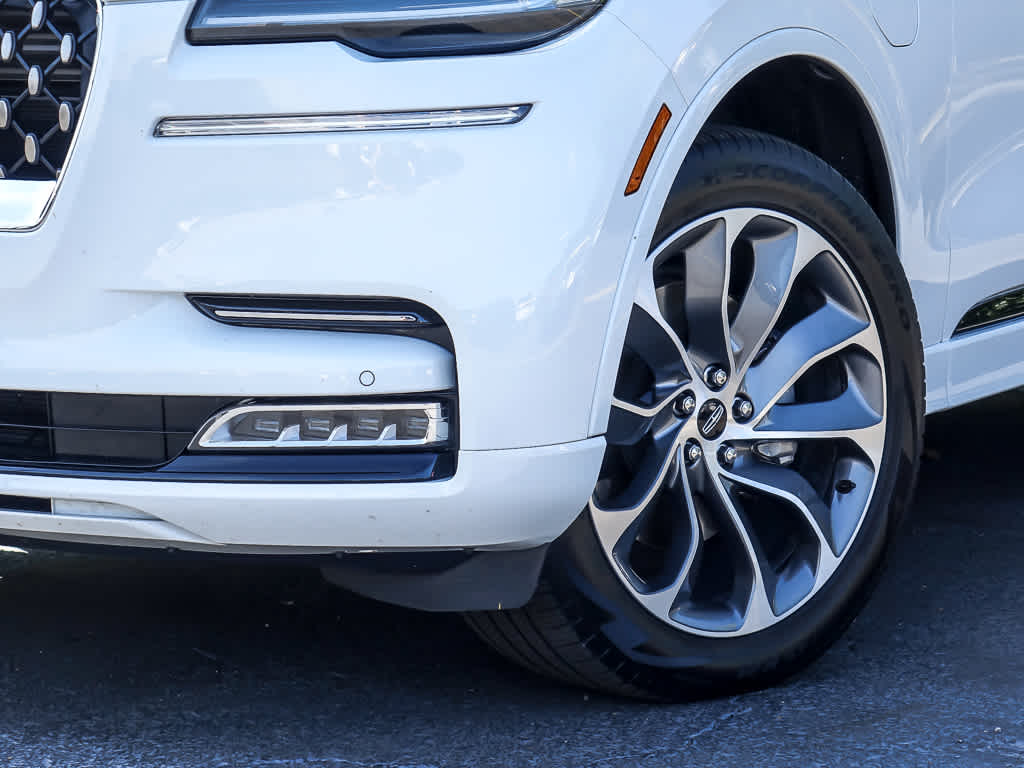 2022 Lincoln Aviator Grand Touring photo 3