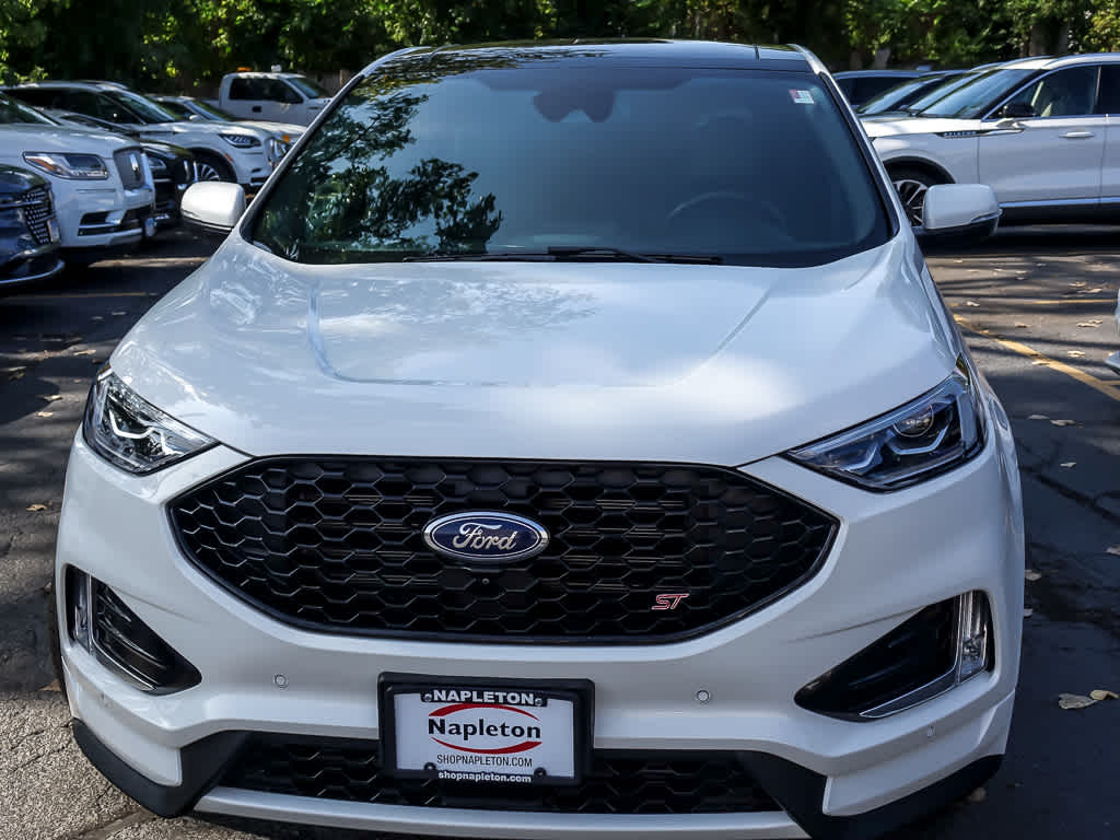 2021 Ford Edge ST photo 3