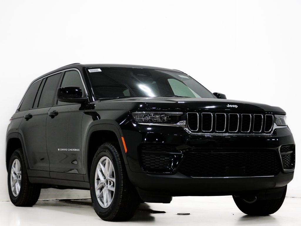 2025 Jeep Grand Cherokee Laredo's photo