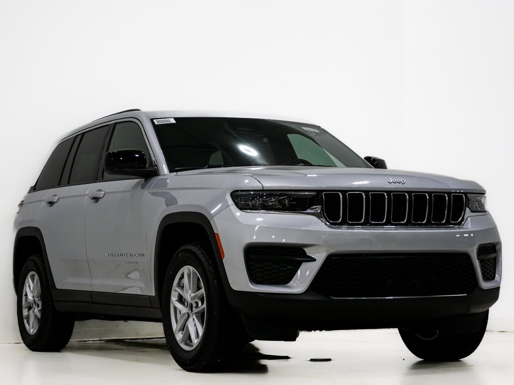 2025 Jeep Grand Cherokee Laredo's photo