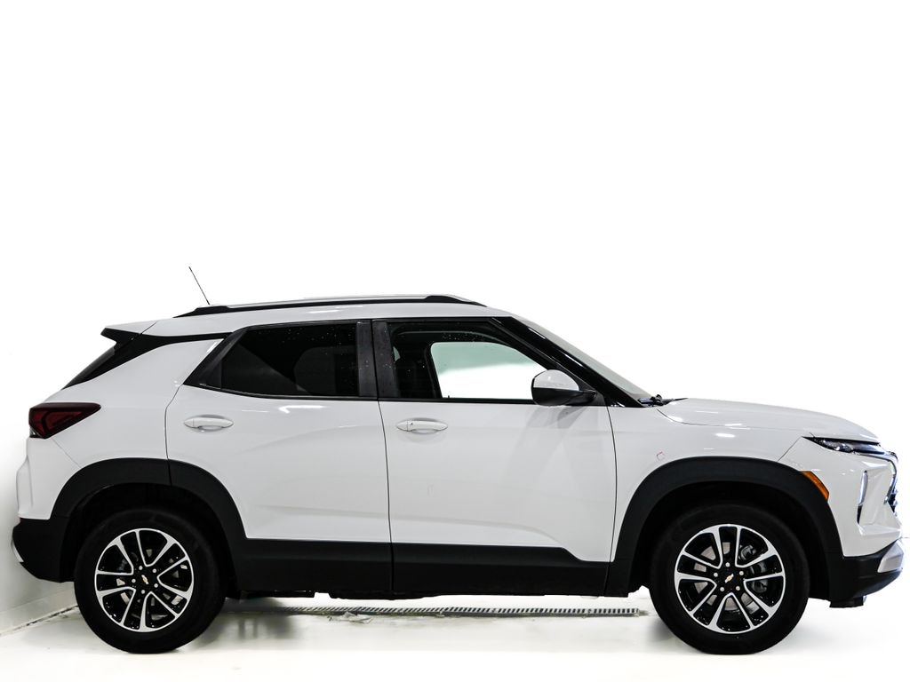Used 2025 Chevrolet Trailblazer LT SUV