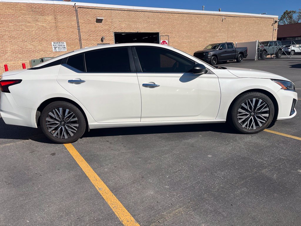 Used 2024 Nissan Altima 2.5 SV Sedan