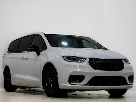 2024 Chrysler Pacifica Hybrid Select Minivan/Van