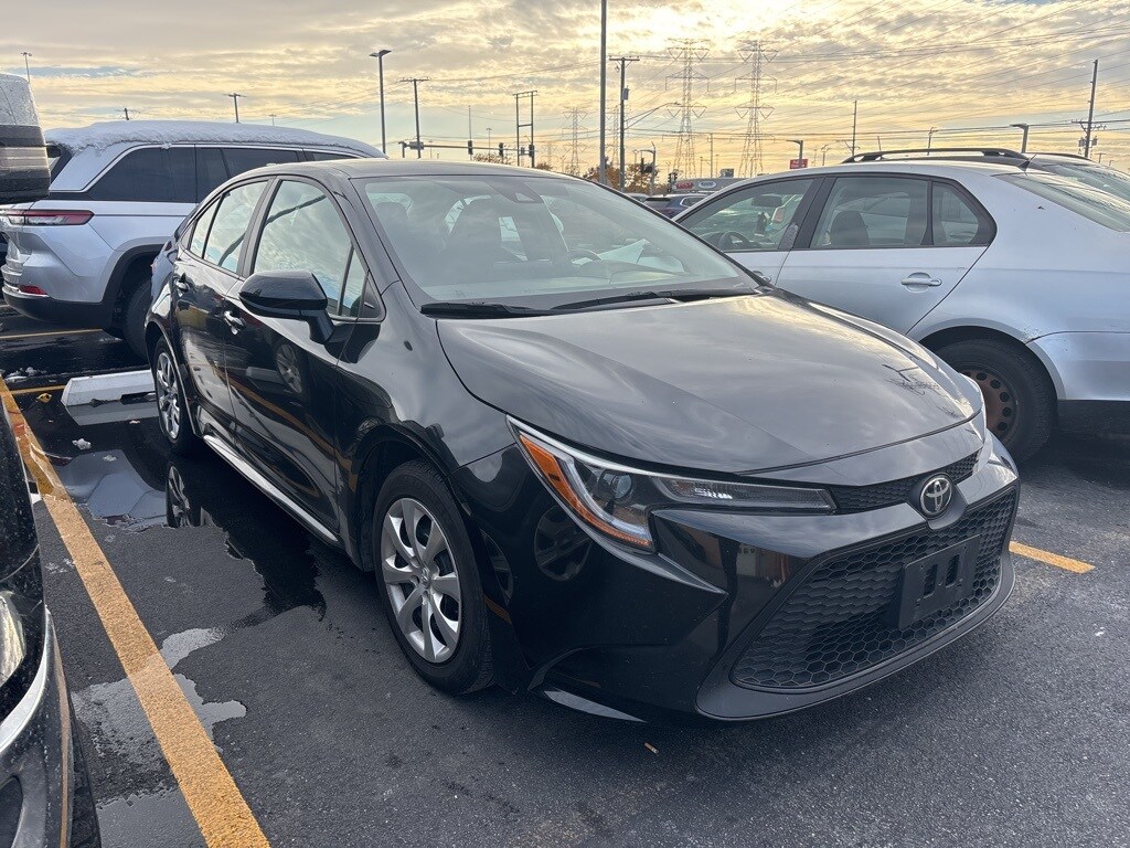 2022 Toyota Corolla LE photo 3