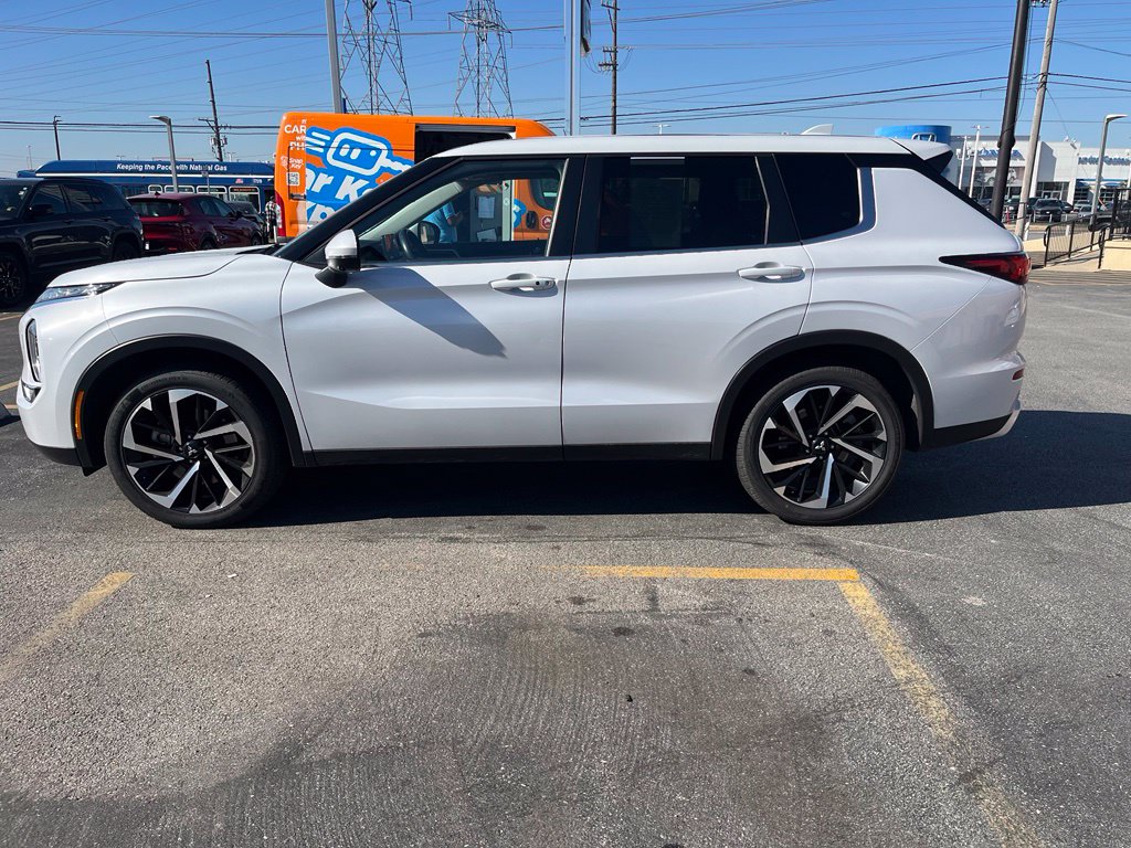 Used 2024 Mitsubishi Outlander SE SUV