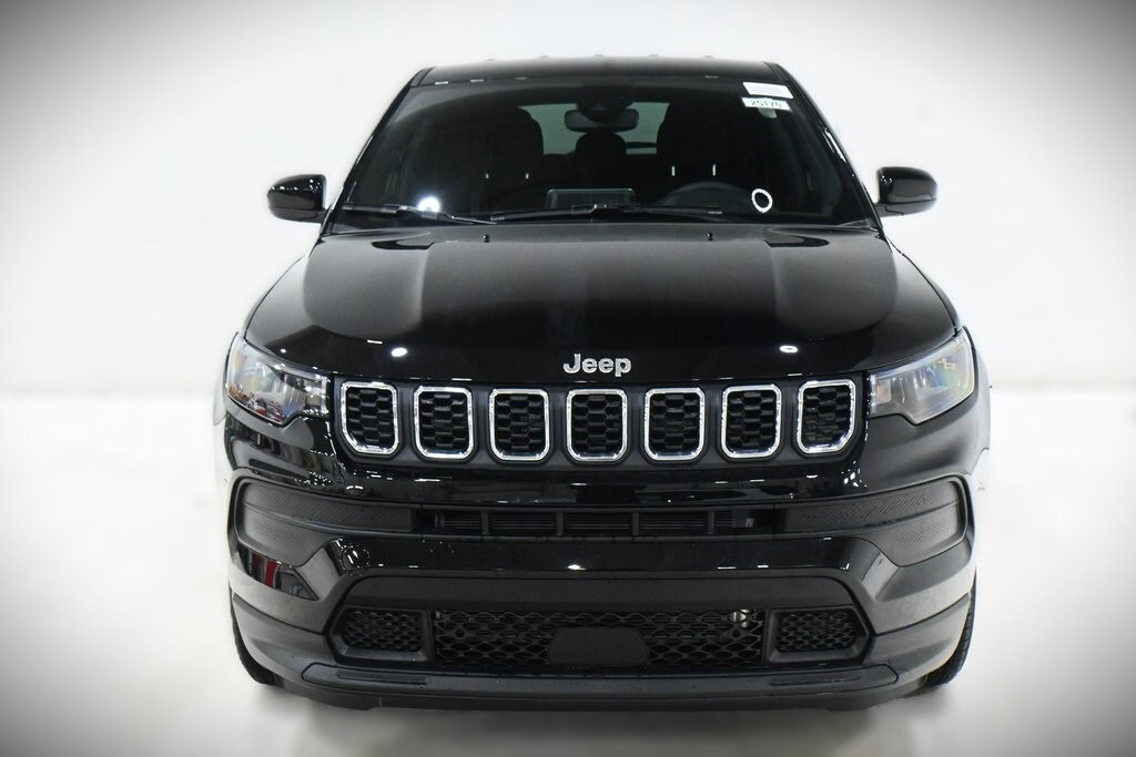 2025 Jeep Compass Sport photo 2