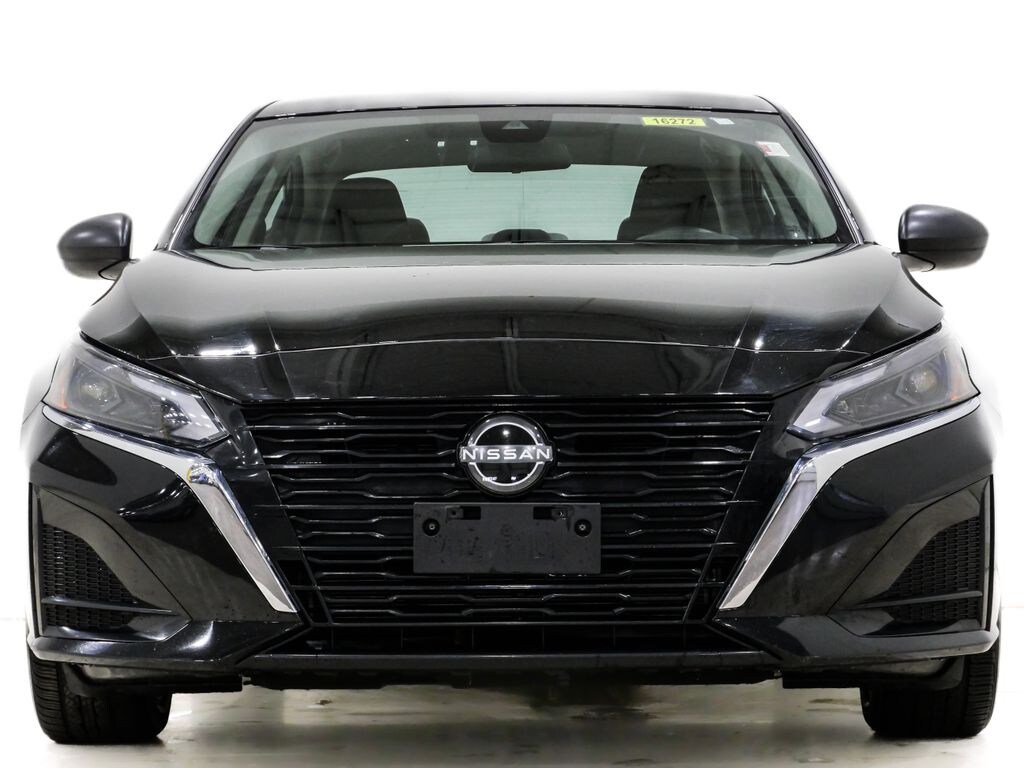 Used 2024 Nissan Altima 2.5 SV Sedan