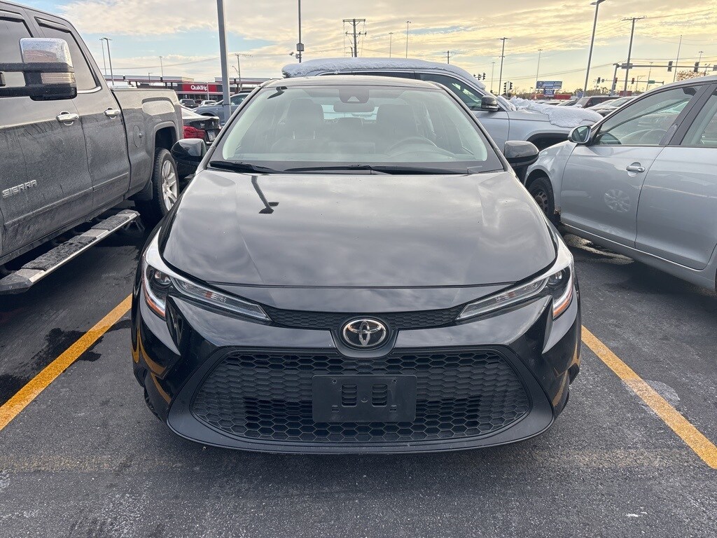 2022 Toyota Corolla LE photo 2
