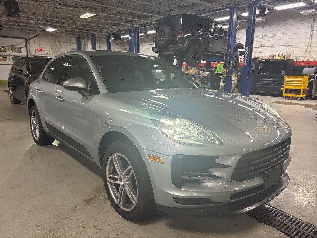 2019 Porsche Macan Base photo 2