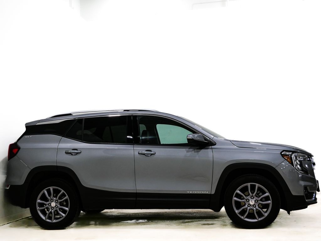 Used 2024 GMC Terrain SLT SUV