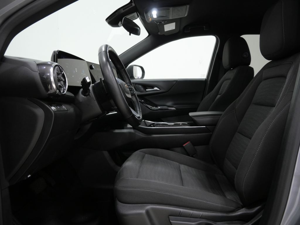 2025 Chevrolet Equinox LT - Photo 11