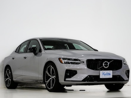 2024 Volvo S60 B5 Plus Dark Theme Sedan