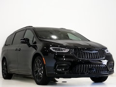 2026 Chrysler Pacifica SELECT Passenger Van