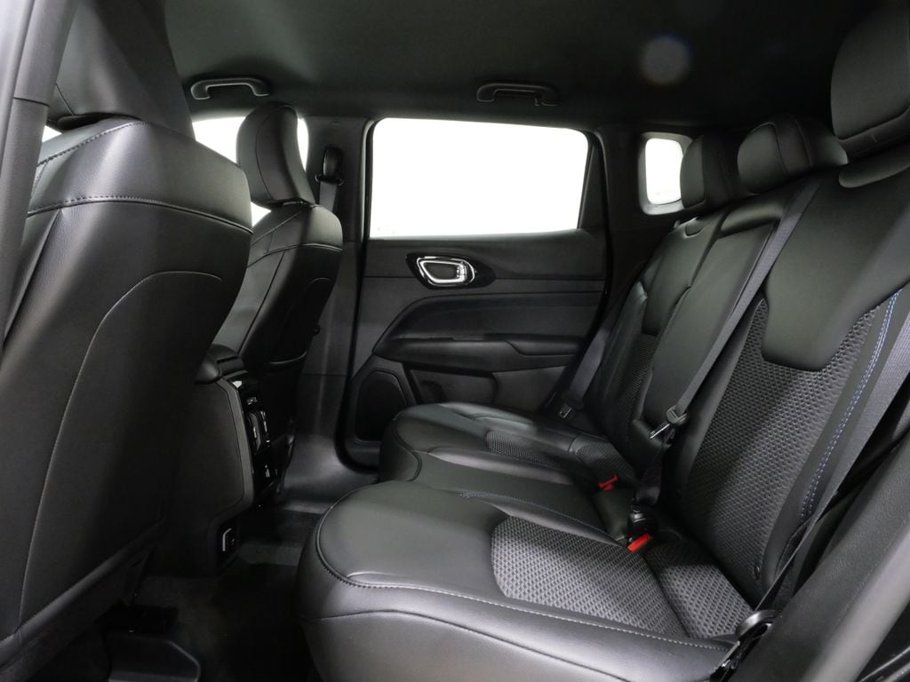 2026 Jeep Compass Latitude Altitude - Photo 23