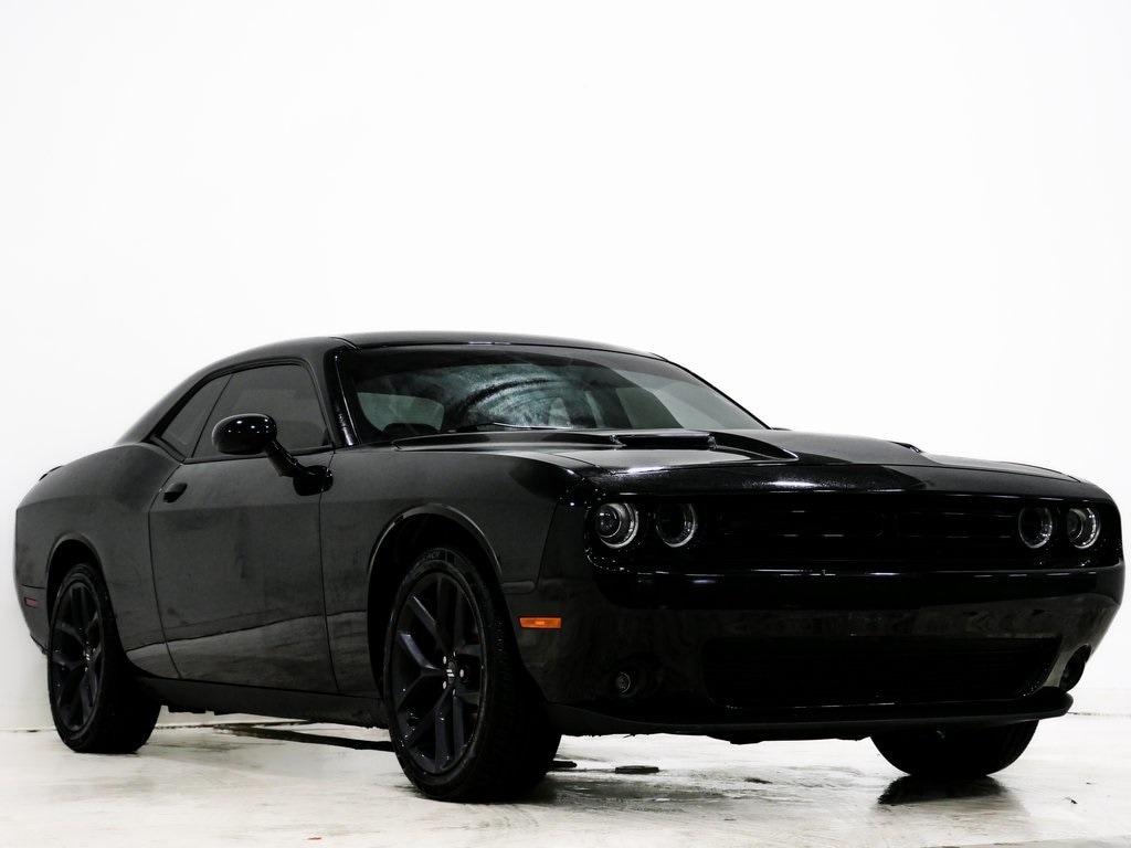 2021 Dodge Challenger SXT's photo