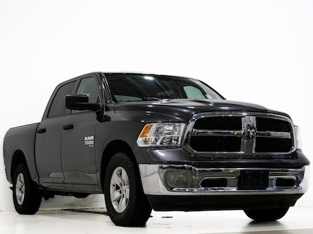 2022 Ram 1500 Classic SLT Crew Cab