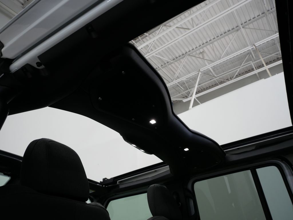 New 2026 Jeep Wrangler 4-DOOR SPORT S Sport Utility
