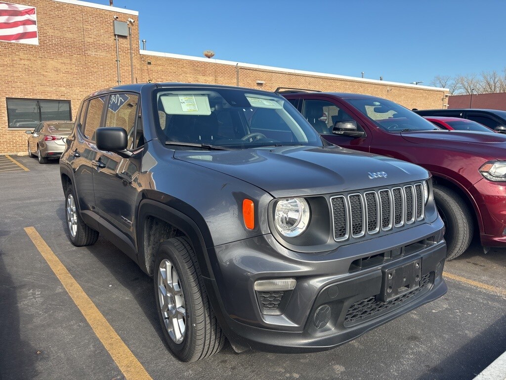2023 Jeep Renegade Latitude photo 3