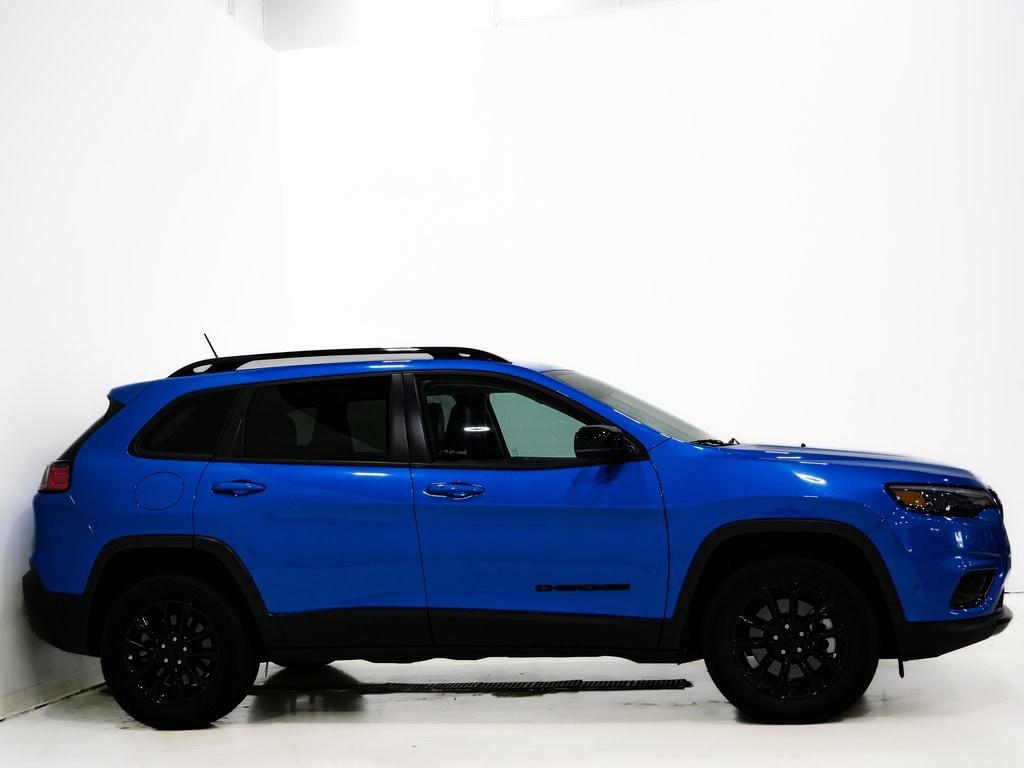 Used 2023 Jeep Cherokee Altitude SUV