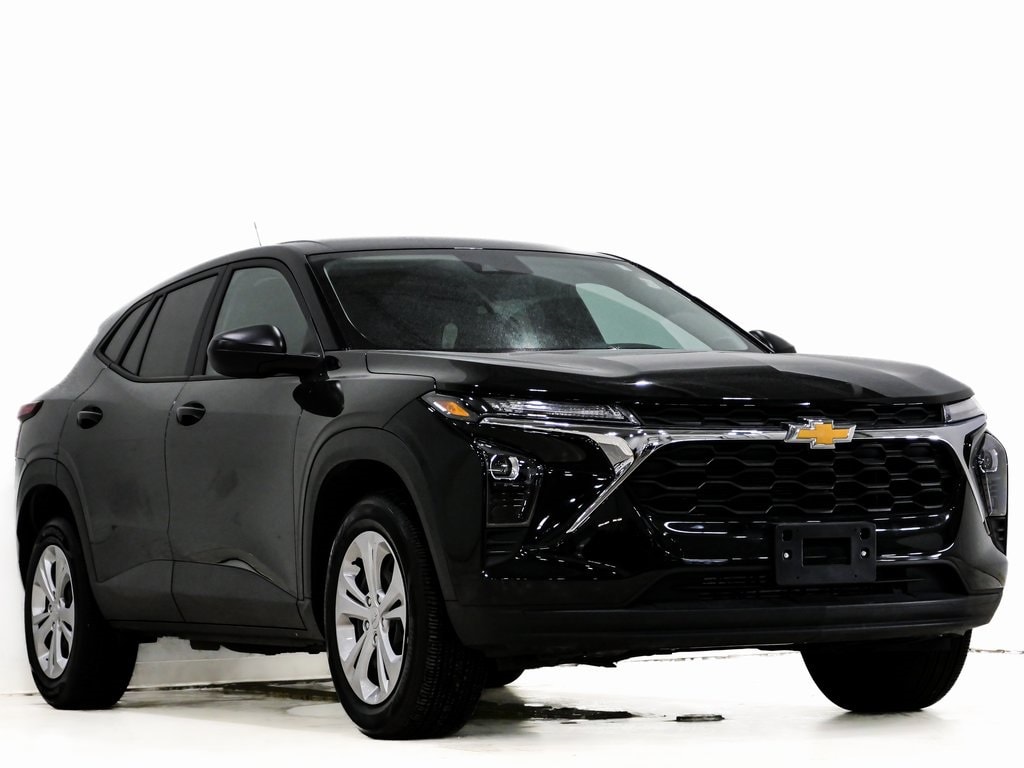 2025 Chevrolet Trax LS's photo