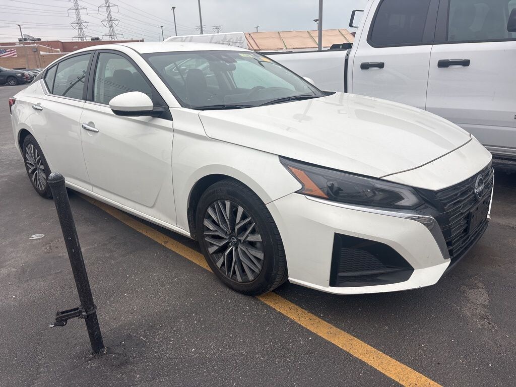 Used 2023 Nissan Altima 2.5 SV Sedan