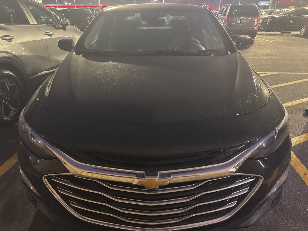 2024 Chevrolet Malibu 1LT photo 2