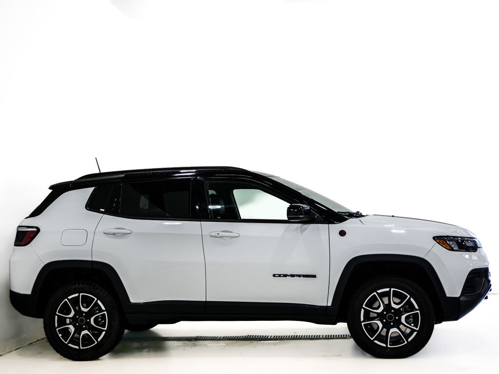 Used 2025 Jeep Compass Trailhawk SUV