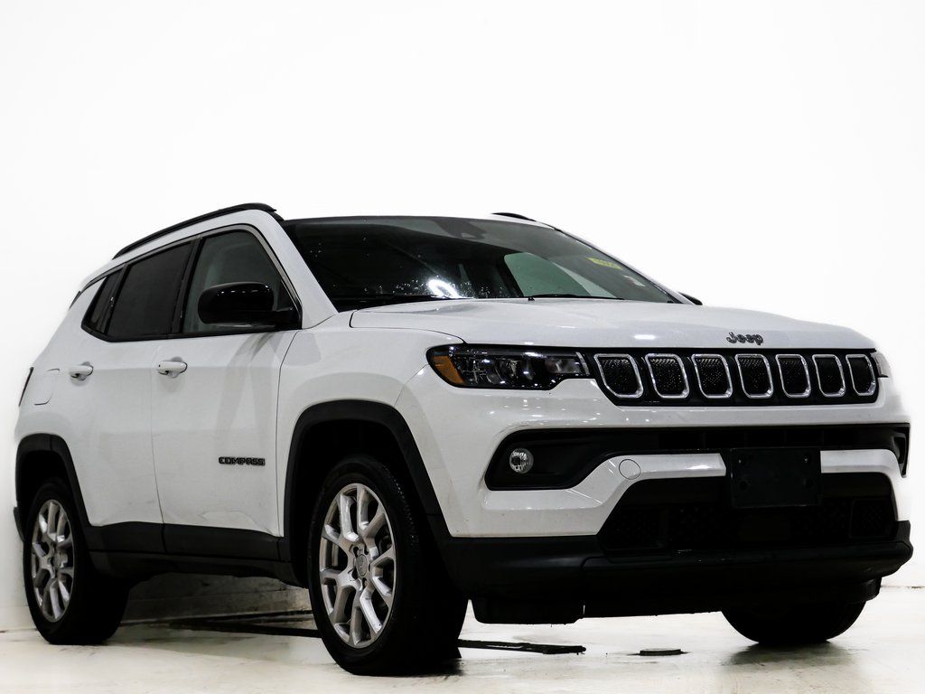 2022 Jeep Compass Latitude Lux