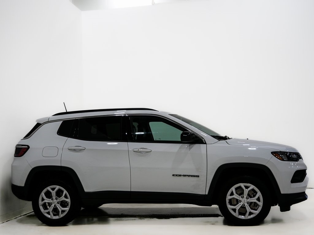 Used 2024 Jeep Compass Latitude SUV
