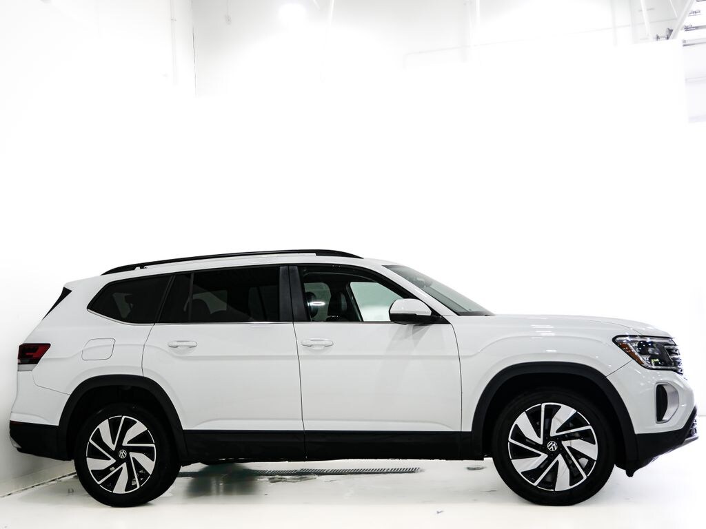 Used 2025 Volkswagen Atlas 2.0T SE w/Technology SUV
