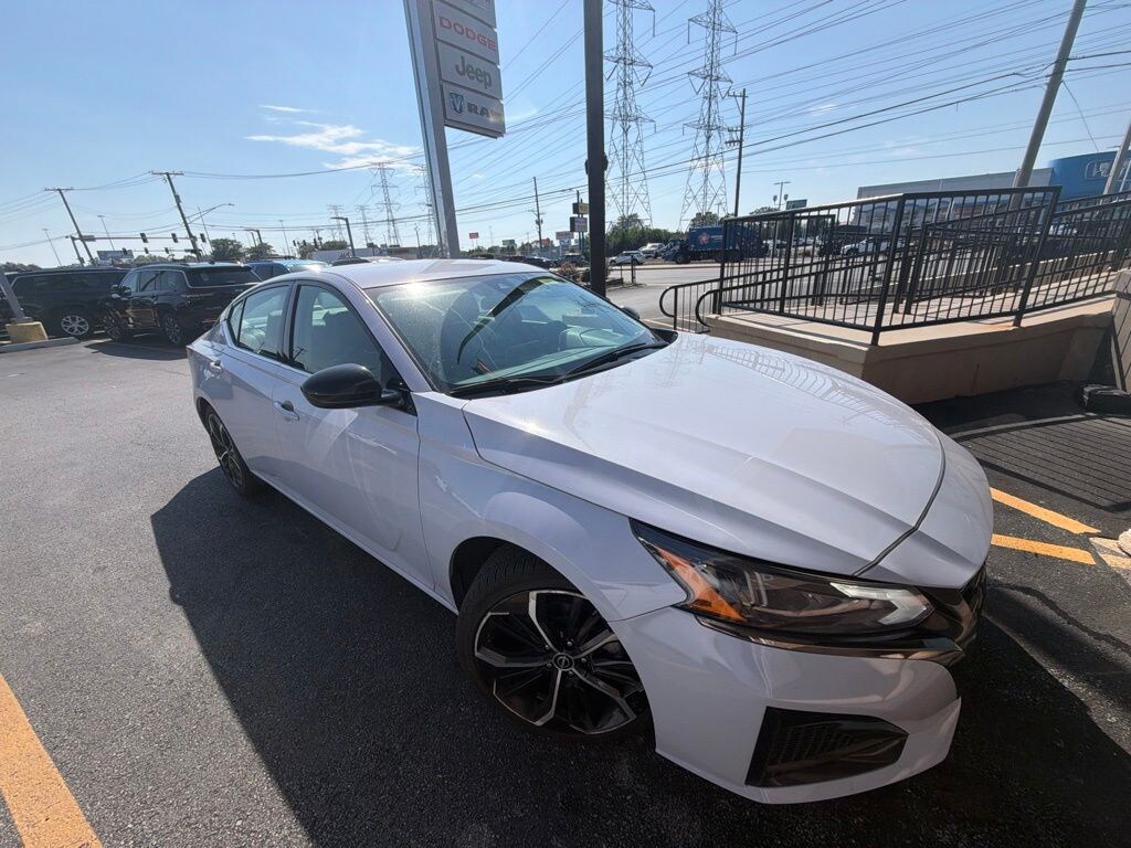 Used 2024 Nissan Altima 2.5 SR Sedan