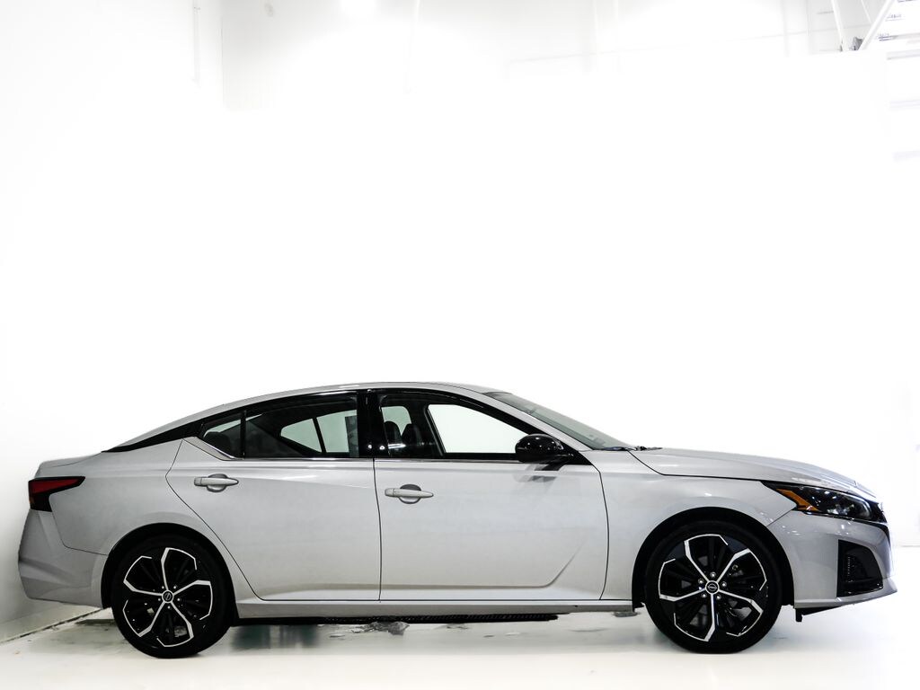Used 2024 Nissan Altima 2.5 SR Sedan