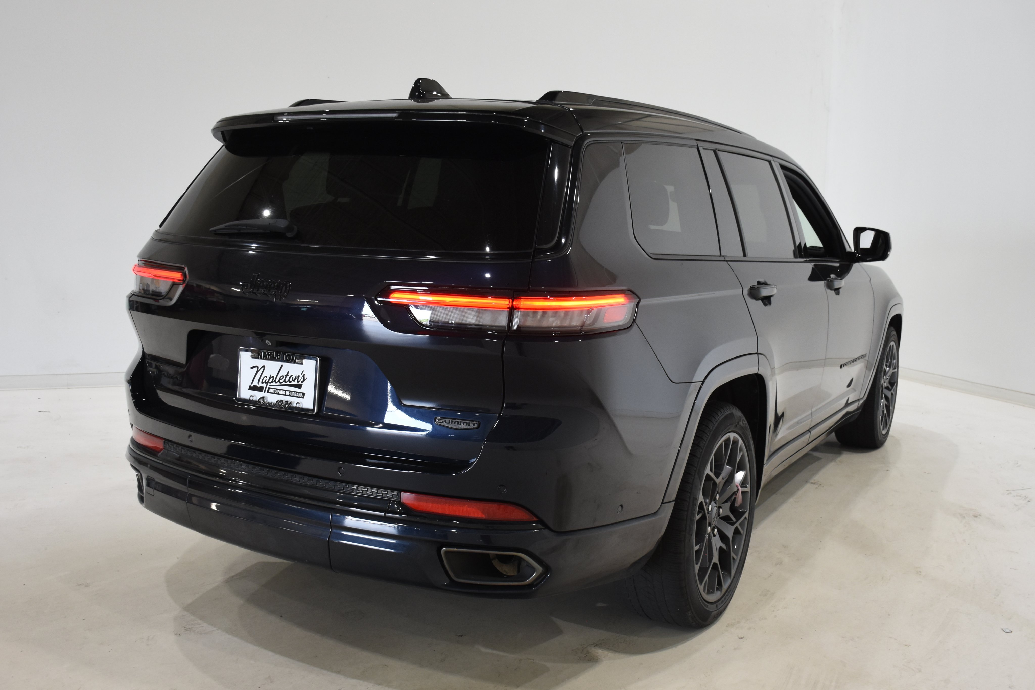 Used 2023 Jeep Grand Cherokee L Summit SUV
