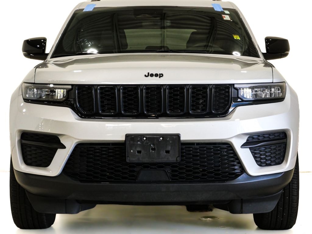 Used 2024 Jeep Grand Cherokee Altitude SUV