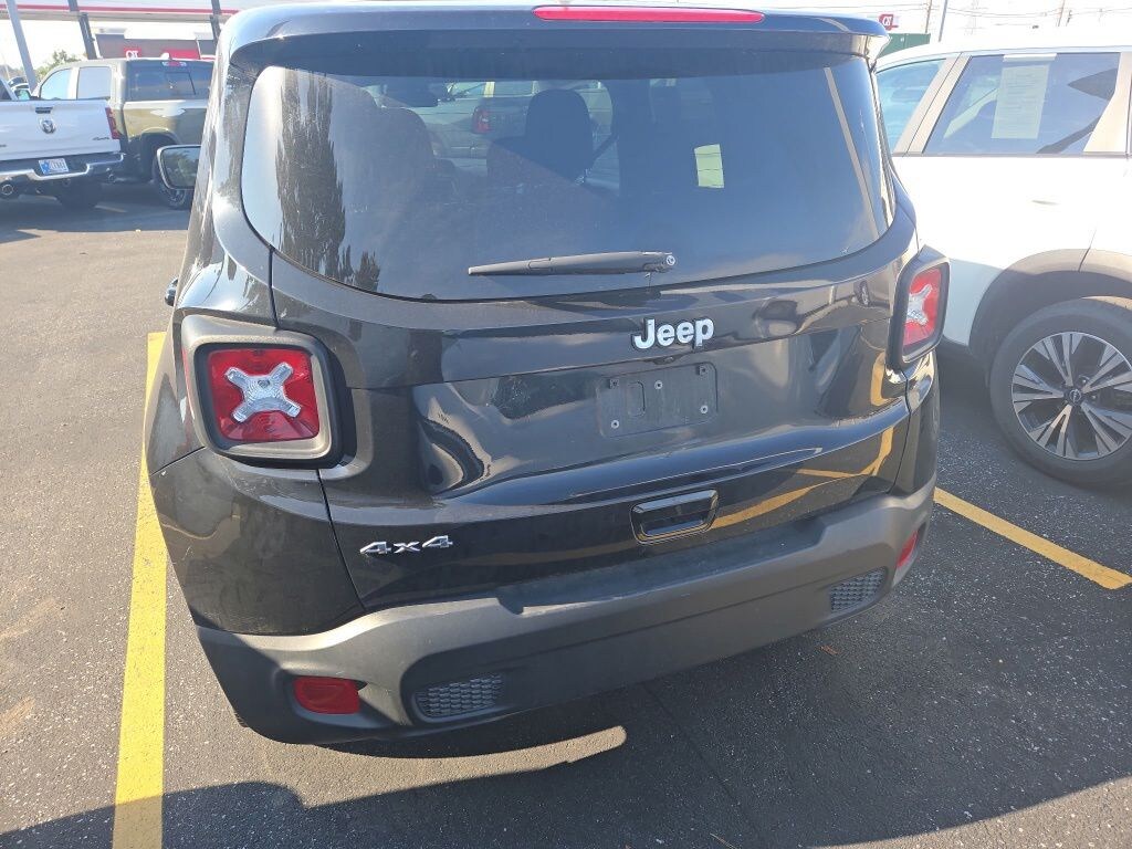 Used 2023 Jeep Renegade Latitude SUV
