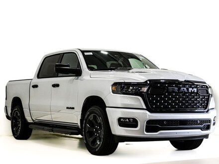 2026 Ram 1500 EXPRESS CREW CAB 4X4 5'7 BOX Pickup