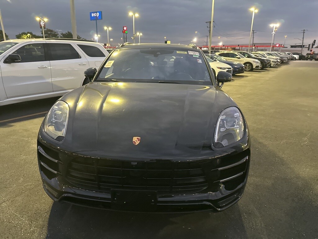2018 Porsche Macan Turbo Performance Package photo 2