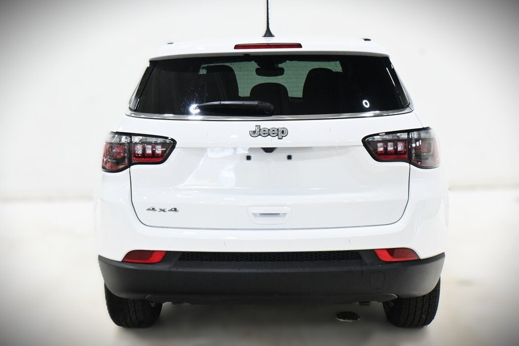 2025 Jeep Compass Sport photo 4