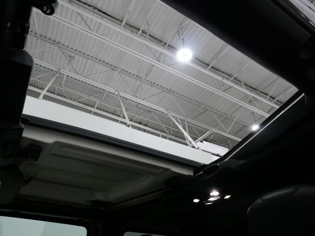 Used 2022 Jeep Gladiator Overland Truck