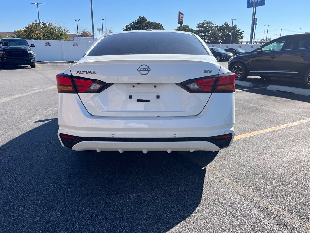 Used 2024 Nissan Altima 2.5 SV Sedan