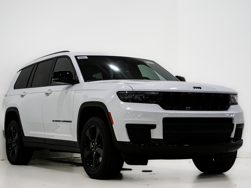 2025 Jeep Grand Cherokee L Altitude's photo