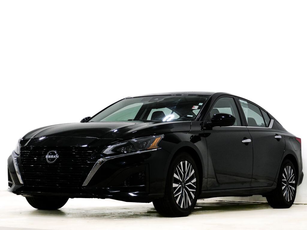 Used 2023 Nissan Altima 2.5 SV Sedan