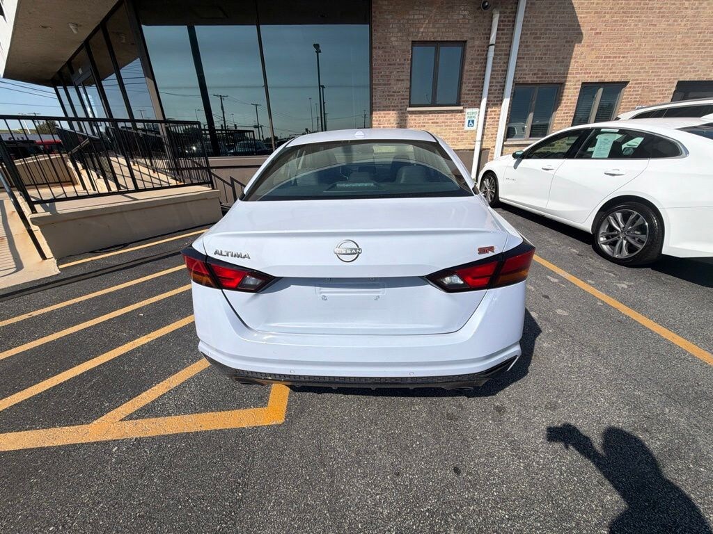 Used 2024 Nissan Altima 2.5 SR Sedan