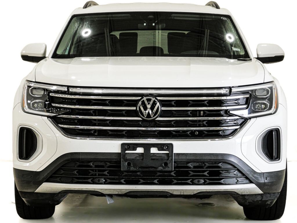 Used 2025 Volkswagen Atlas 2.0T SE w/Technology SUV